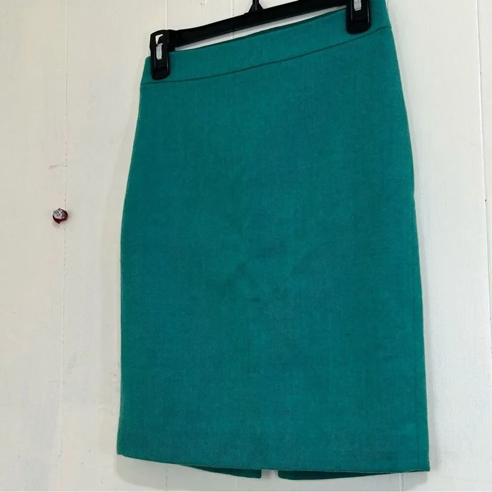 J. CREW Petites Wool Skirt Size 0 Green 100% Wool No.2 Pencil Skirt Knee Length